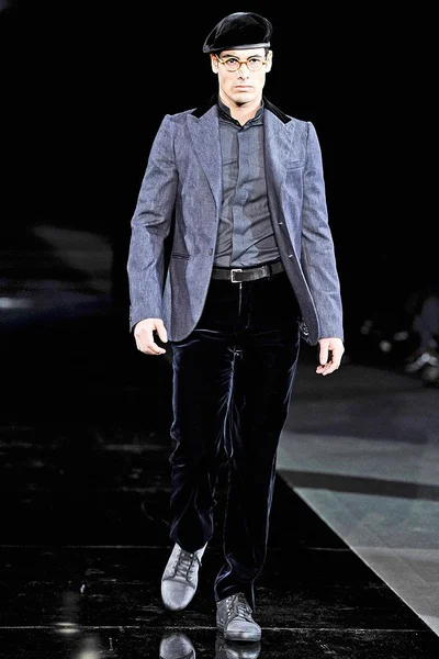 Look 77
